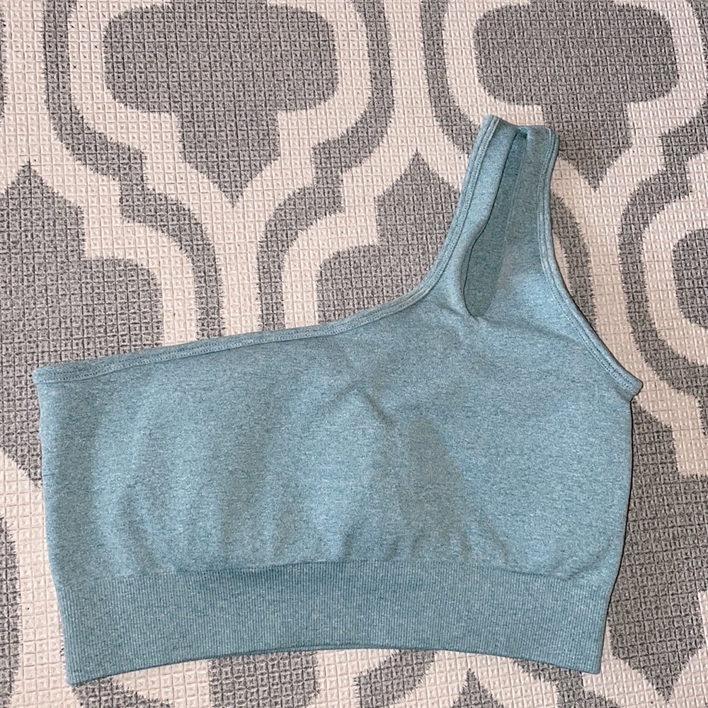 New set - Picture 2 of 3